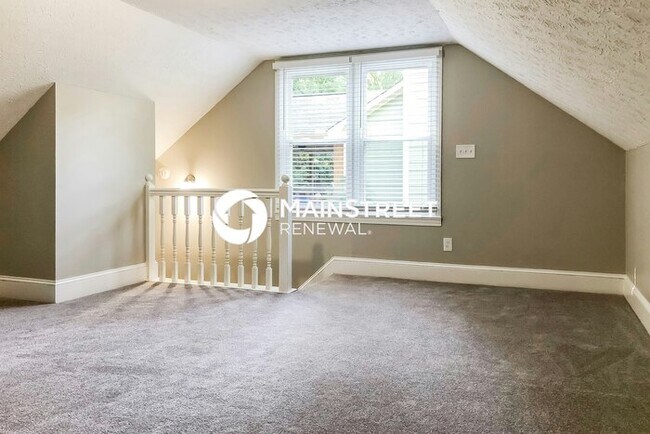 Building Photo - 4 Bedroom Pet-Friendly Home in Hampton, GA with Main Street Renewal