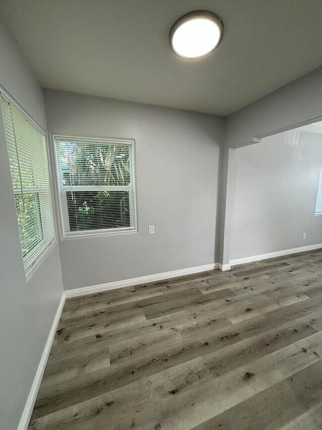 Building Photo - Beautifully renovated one bedroom home