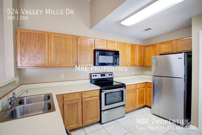 Building Photo - 524 Valley Mills Dr