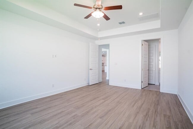 Building Photo - 4612 Modena Bay Bend