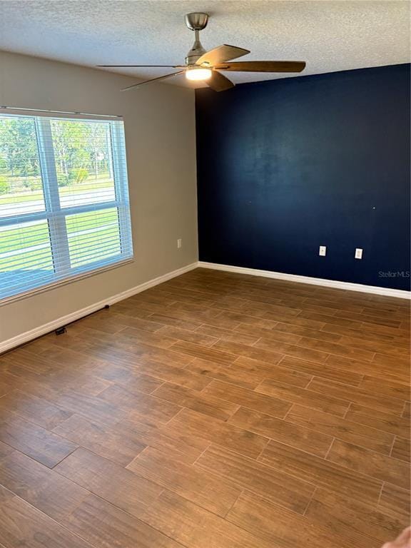 Building Photo - 1326 Hillview Dr