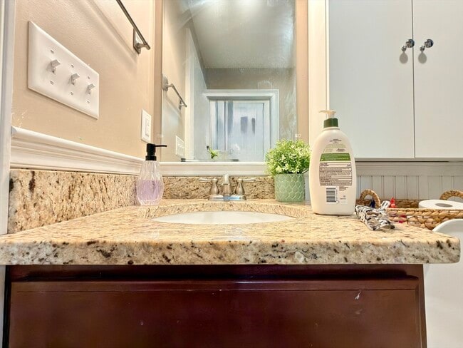 Building Photo - 143 Broad St