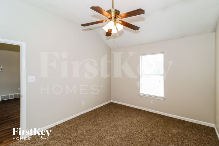 Building Photo - 7540 Spinola Ln