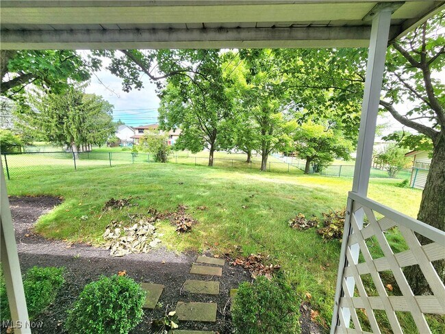 Building Photo - 2908 Bowmen Ln