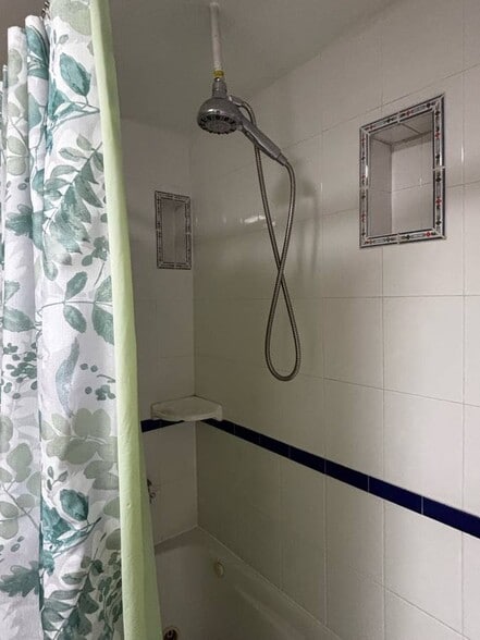 Building Photo - 487 Lado De Loma Dr