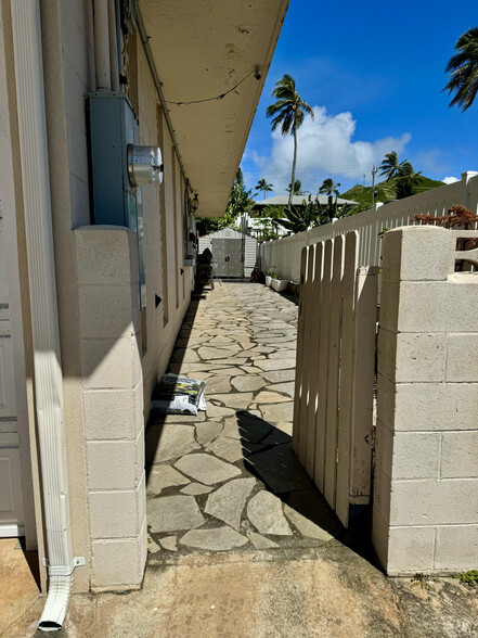 Building Photo - 1061 Mokapu Blvd