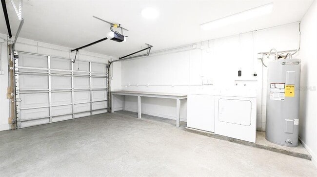 Building Photo - 3701 Feather Dr
