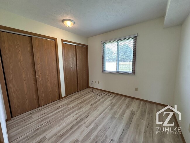 Building Photo - 1204 Isabelle Cir