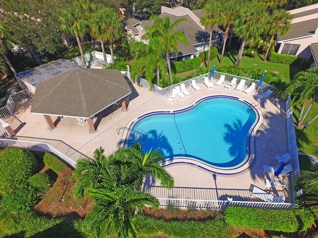 Building Photo - 101 Park Shores Cir