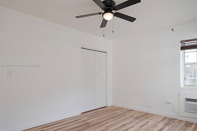 Building Photo - 2383 Flamingo Dr