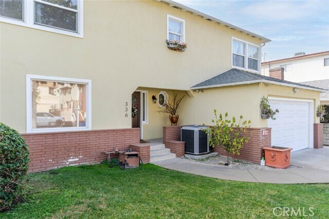 Building Photo - 336 W Lexington Dr