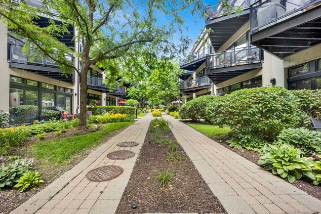 Building Photo - 1111 W 15th St