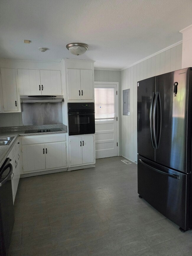 Building Photo - 741 Galloway Dr