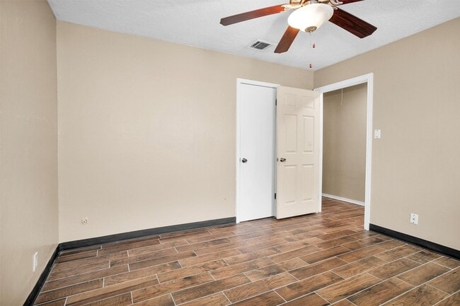 Building Photo - 23918 Spring Gum Dr