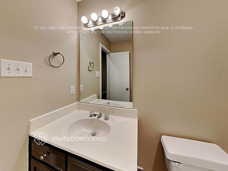 Building Photo - 5601 Heatherglen Terrace