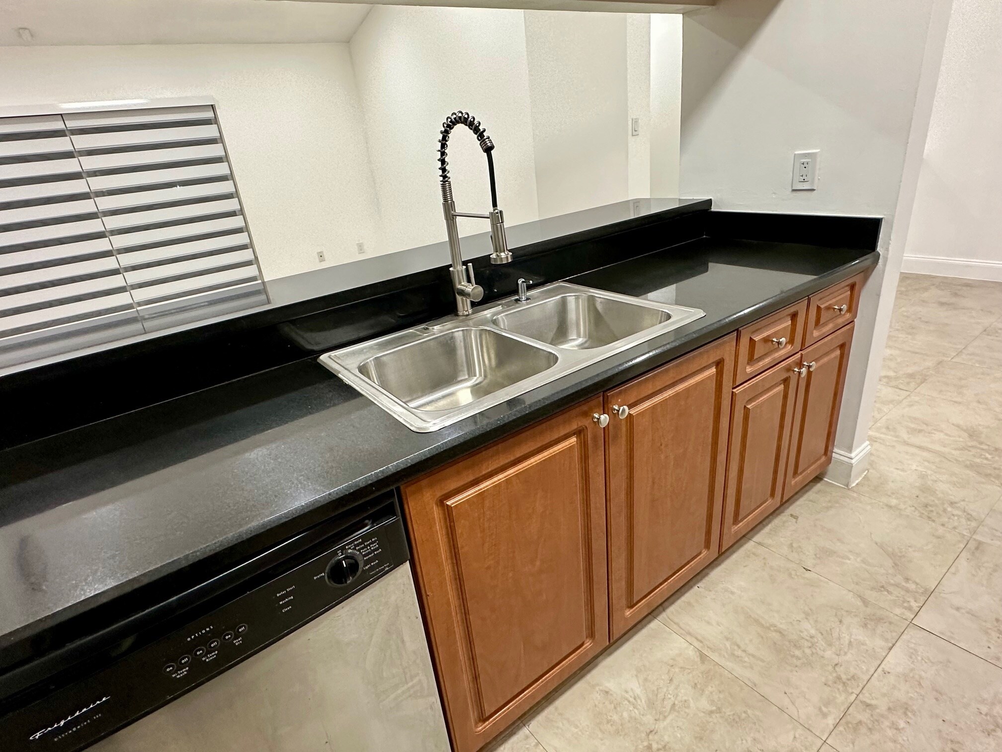 Building Photo - 10521 SW 158th Ct