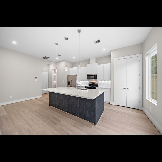 Building Photo - 3 Bed 2.5 Bath New Construction Available ...