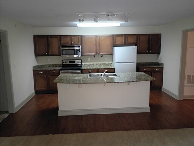 Building Photo - 203 Kelly Rd