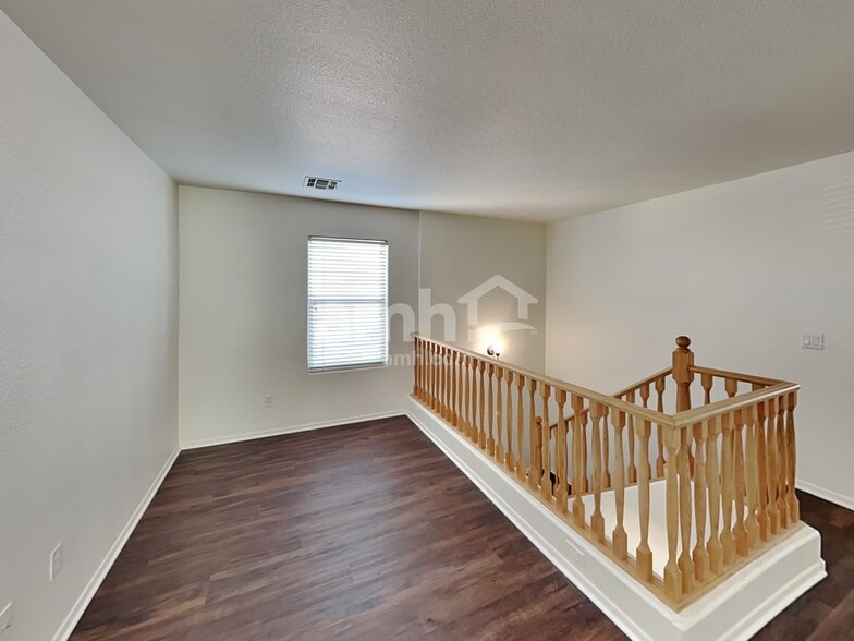 Building Photo - 780 E Cowboy Cove Trail