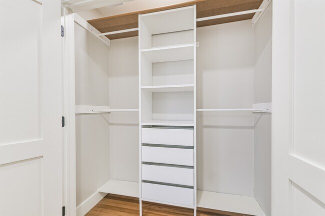 Building Photo - 6205 S Rice Ave