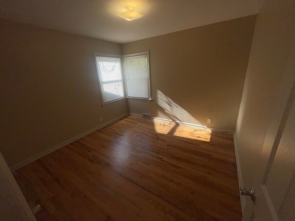 Building Photo - 1431 Margaret Ave SE