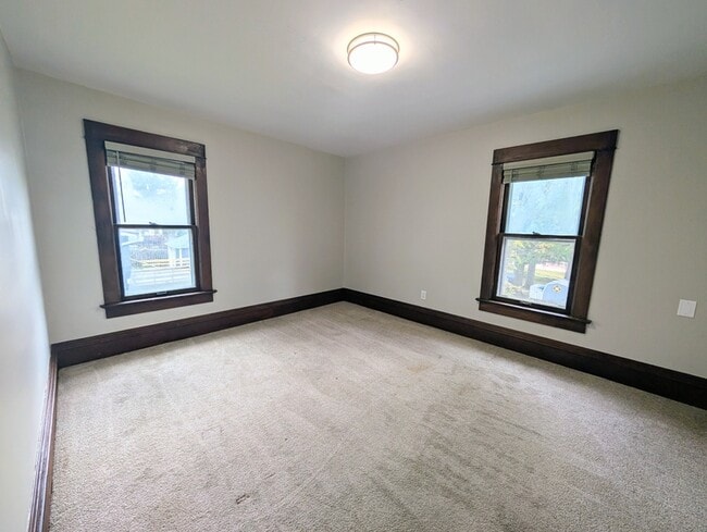 Building Photo - 1012 Bethel St