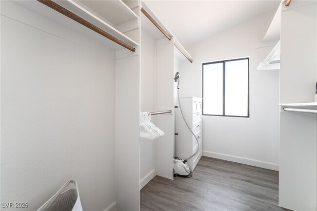 Building Photo - 2717 Lovington Dr