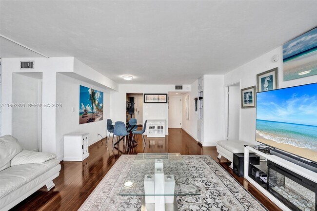 Building Photo - 2201 S Ocean Dr