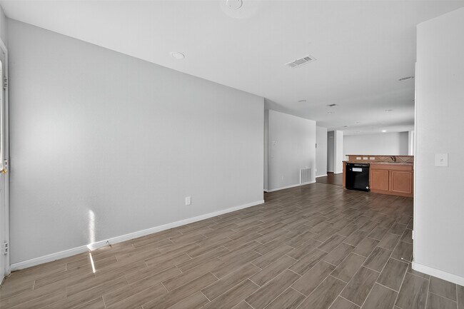 Building Photo - 2730 Skyview Silver Dr