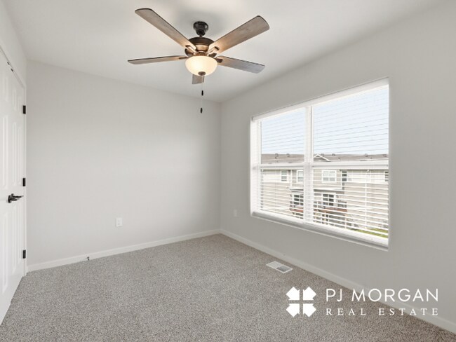 Building Photo - 5404 S 207th Ct