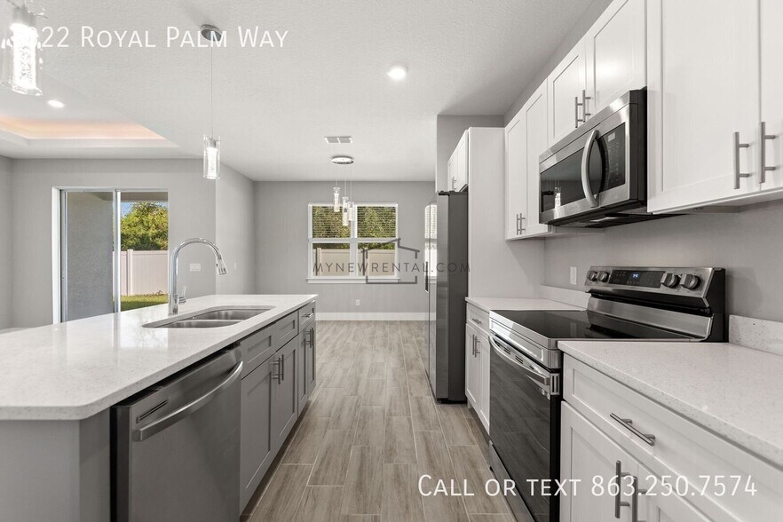 Building Photo - 322 Royal Palm Wy