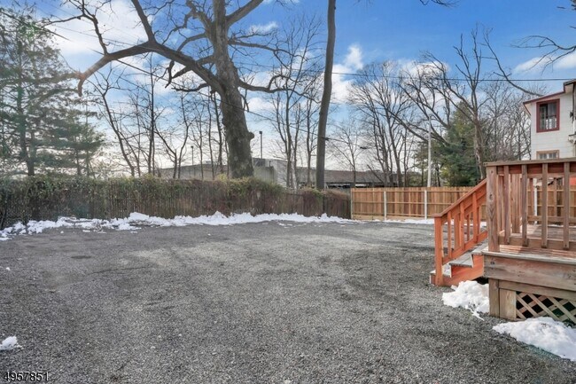 Building Photo - 25 Olyphant Dr