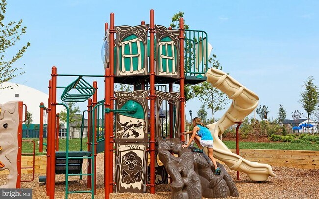 Building Photo - 513 Parkland Dr