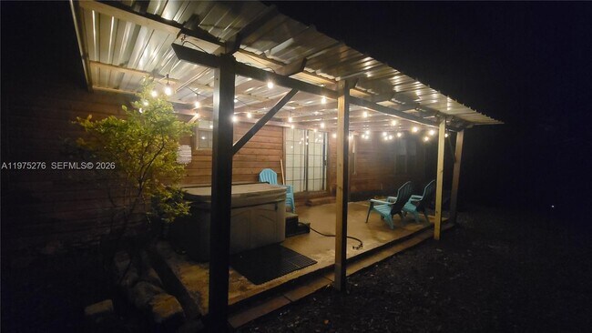 Building Photo - 320 Moss Hill Rd