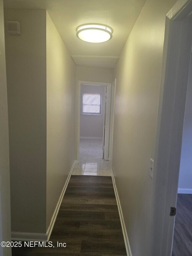 Building Photo - 3139 Searchwood Dr