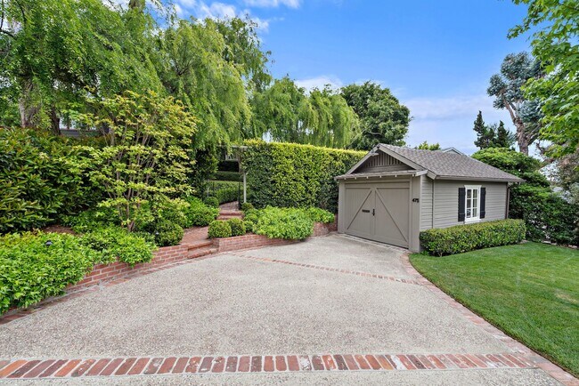 Primary Photo - Classic Modern Cottage in Laguna Village