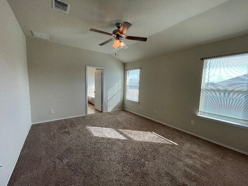 Building Photo - 2720 Samson Dr