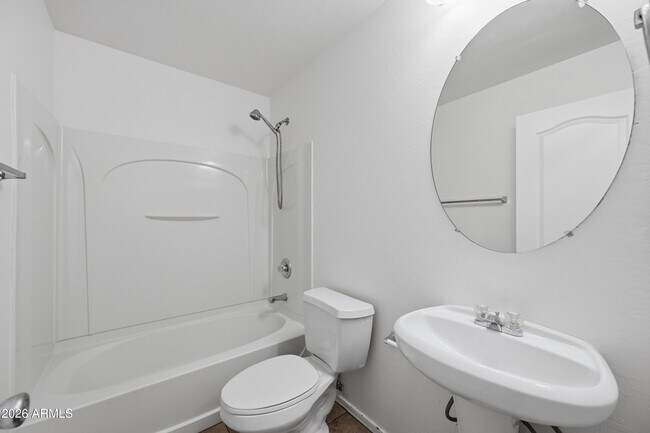 Building Photo - 5724 S 21st Pl
