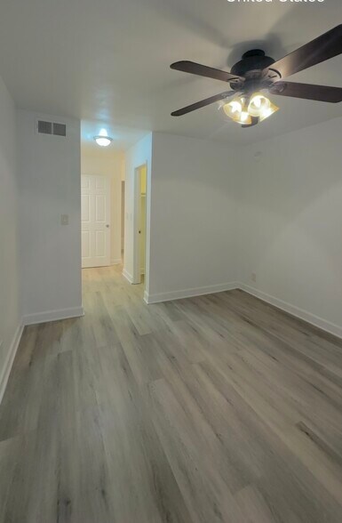 Building Photo - 18620 Hatteras St