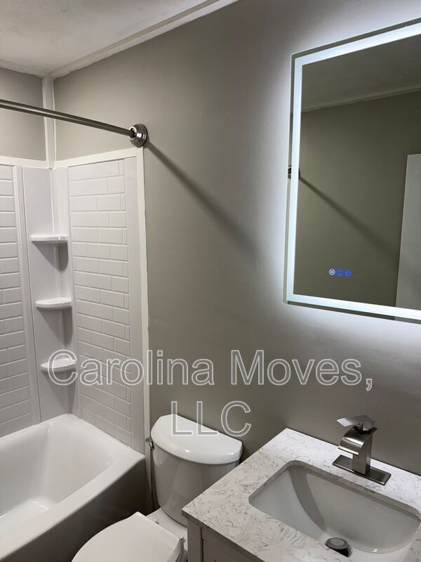 Building Photo - 102 Woodhaven Ct