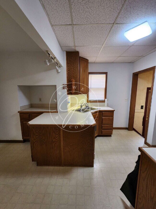 Building Photo - 3 Bed / 2 Bath Home in West Toledo – Bonus...