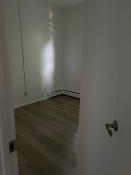 Building Photo - 13 Seidler St