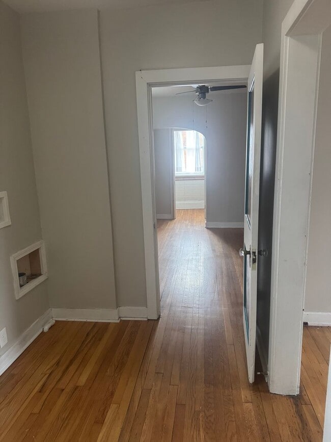 Building Photo - 201 Moore Ave