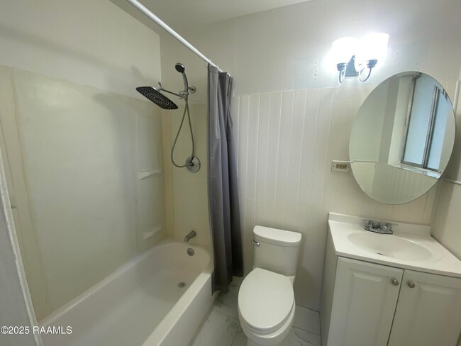 Building Photo - 1656 Bellridge Dr