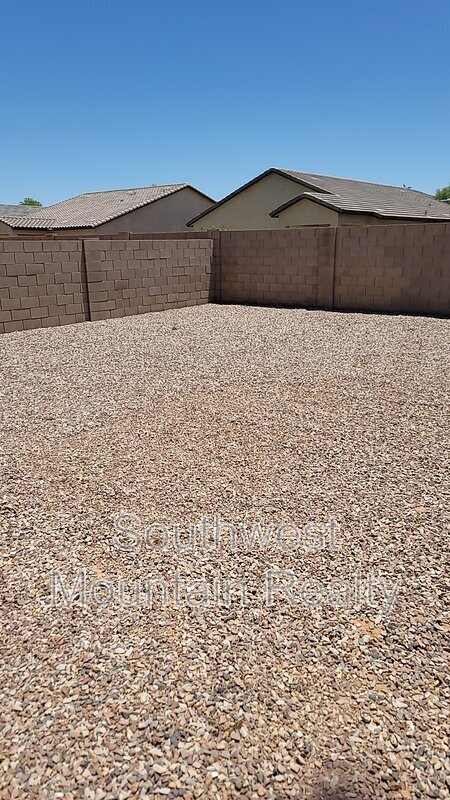 Building Photo - 2665 E Renegade Trail