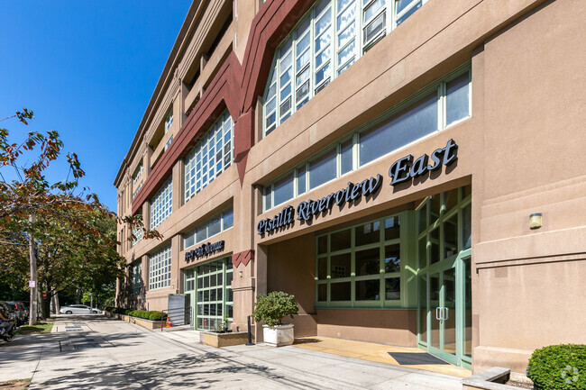 Building Photo - Pistilli Riverview East