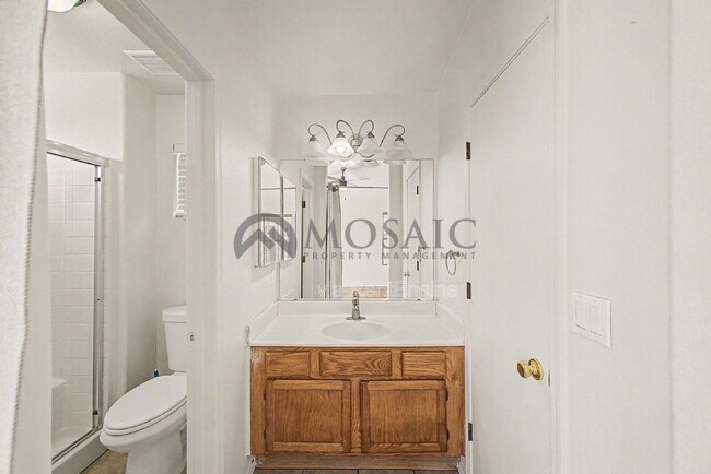 Building Photo - 1271 W Gail Dr