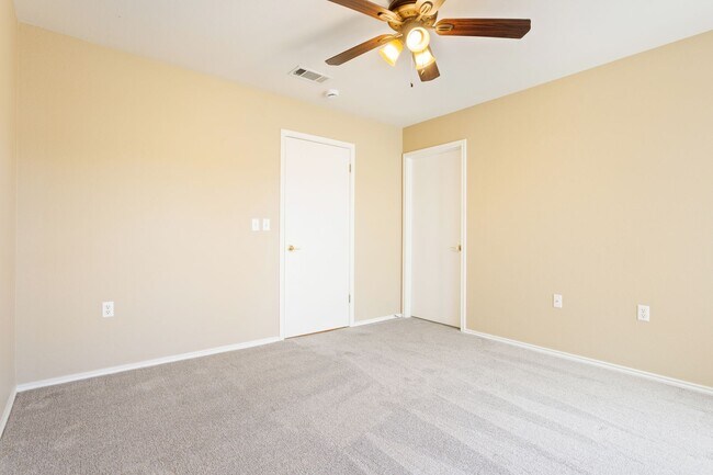 Building Photo - 121 Plover Pass