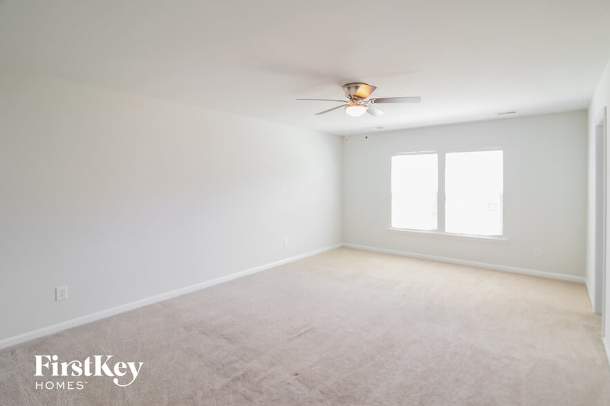 Building Photo - 5221 American Holly Ln