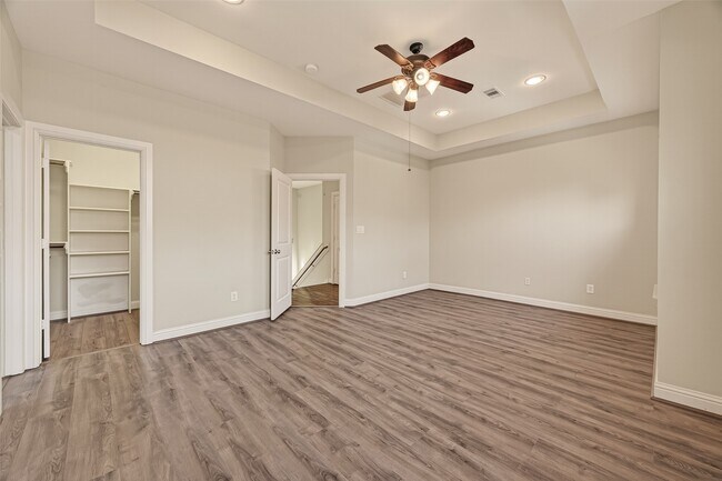 Building Photo - 5211 Eigel St